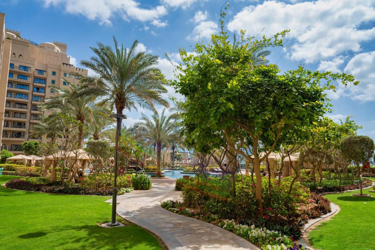 Апартаменты Gorgeous 2Br In Fairmont Дубай Экстерьер фото